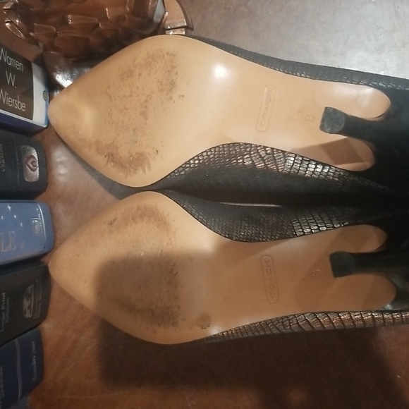 Authentic Coach Ellin Embs Shoes - Picture 6 of 7